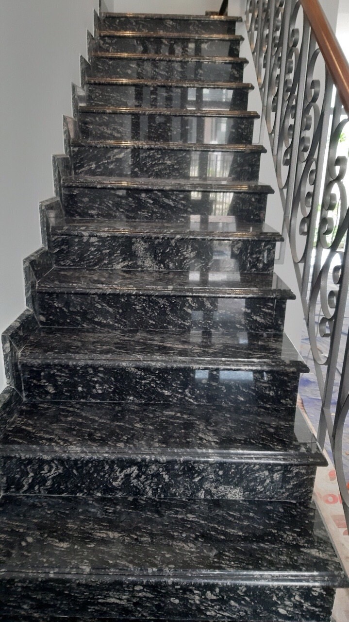 Đá ốp cầu thang 13 da-op-lat-cau-thang-13